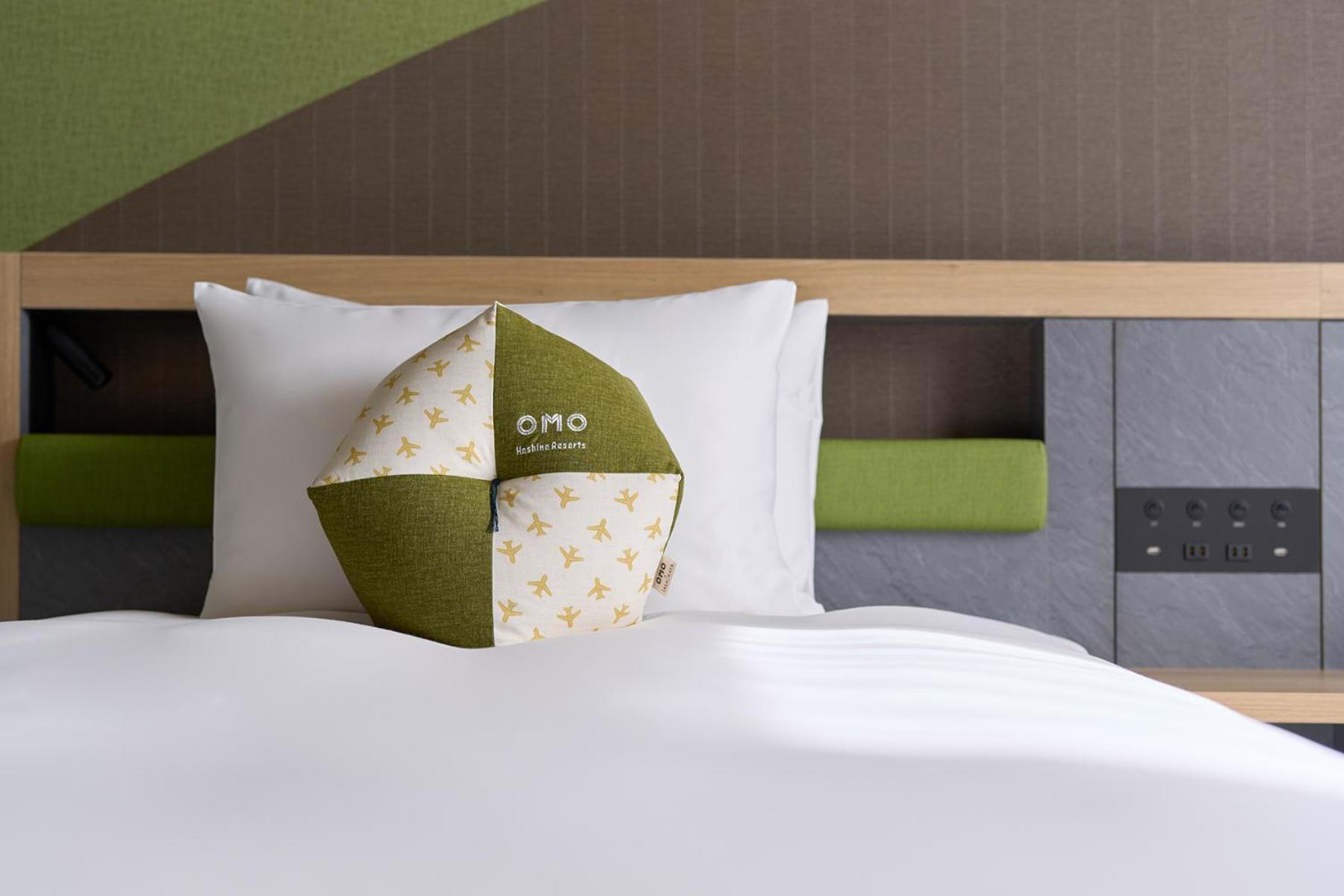 Omo Kansai Airport By Hoshino Resorts Izumisano Exterior foto OYO's signature pillow